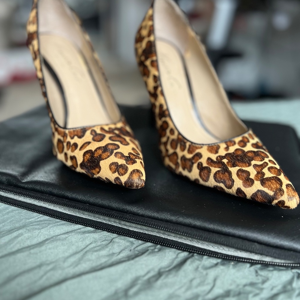 KENNETH COLE NEW YORK. Size 8. Leopard SUADE - Picture 2 of 4
